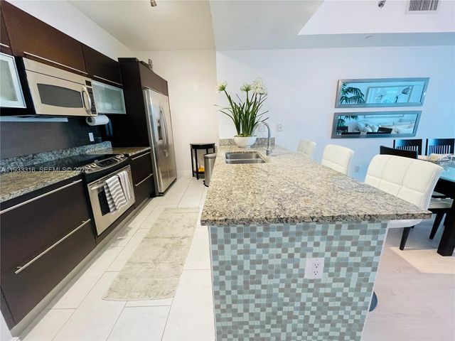 950 Brickell Bay Dr 2601, Miami, FL 33131