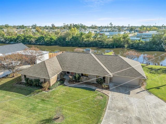 2405 Barbe Street, Lake Charles, LA 70601