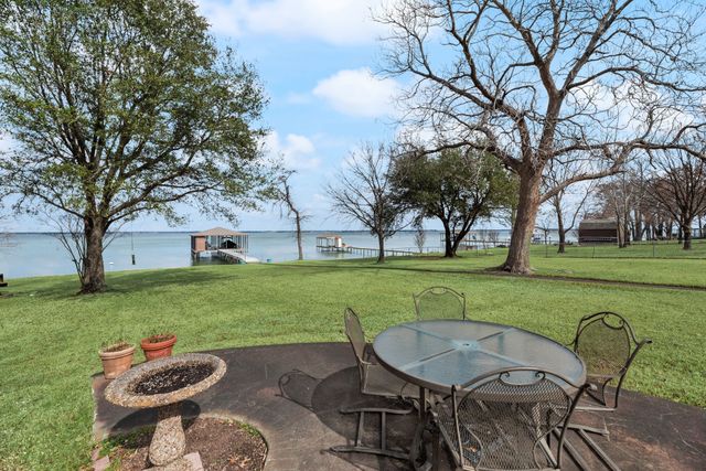 5046 Loper Circle, Streetman, TX 75859