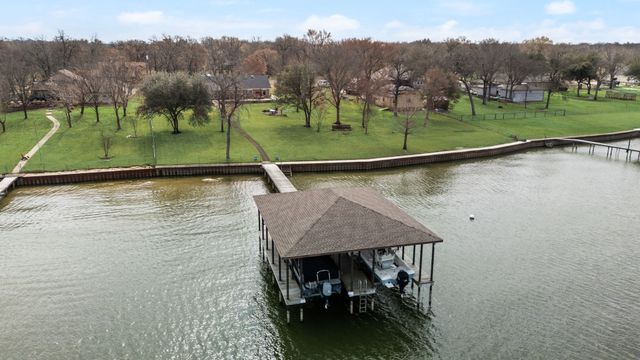 5046 Loper Circle, Streetman, TX 75859