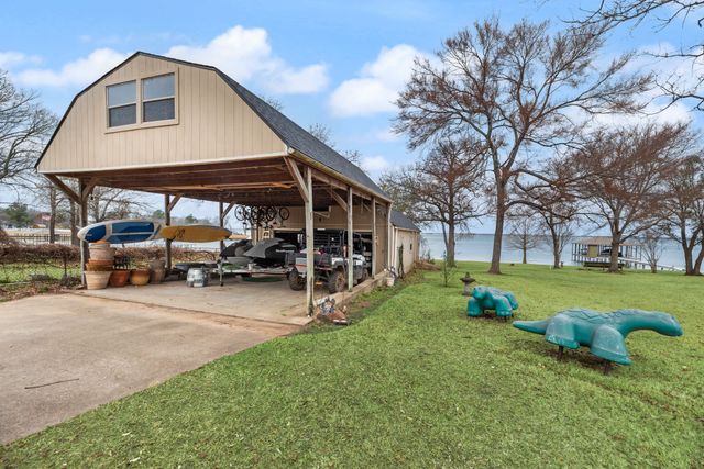 5046 Loper Circle, Streetman, TX 75859