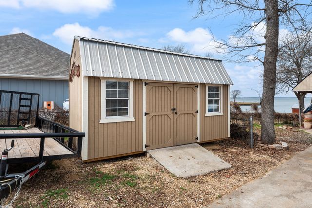 5046 Loper Circle, Streetman, TX 75859