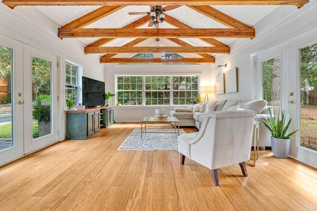28 Longwood Drive, Shalimar, FL 32579