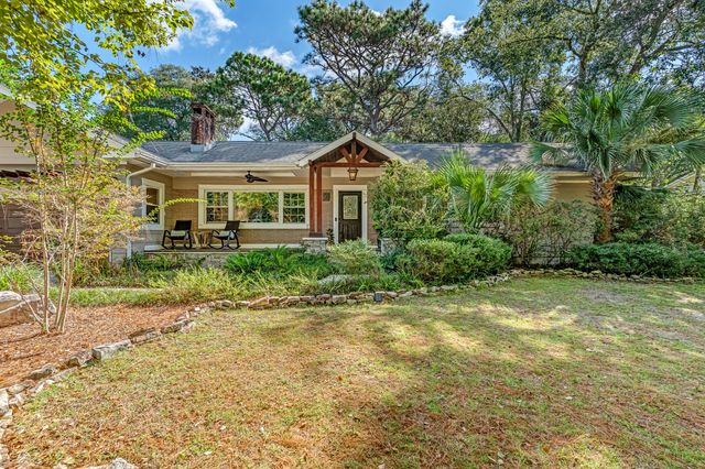 28 Longwood Drive, Shalimar, FL 32579