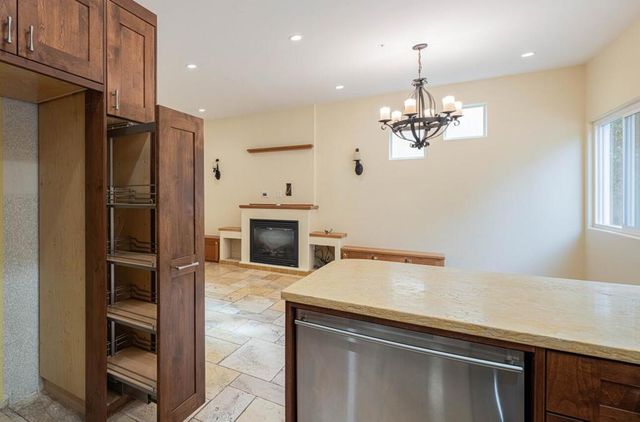 18050 Stonehaven, Salinas, CA 93908