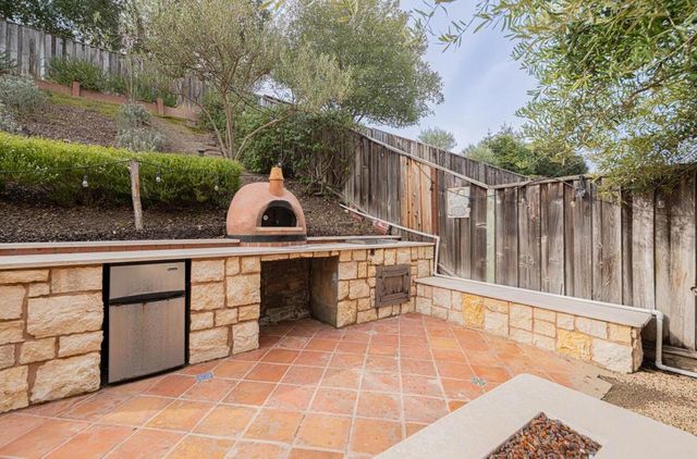 18050 Stonehaven, Salinas, CA 93908