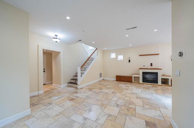 18050 Stonehaven, Salinas, CA 93908