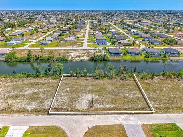 2002 NW 27th ST, Cape Coral, FL 33993