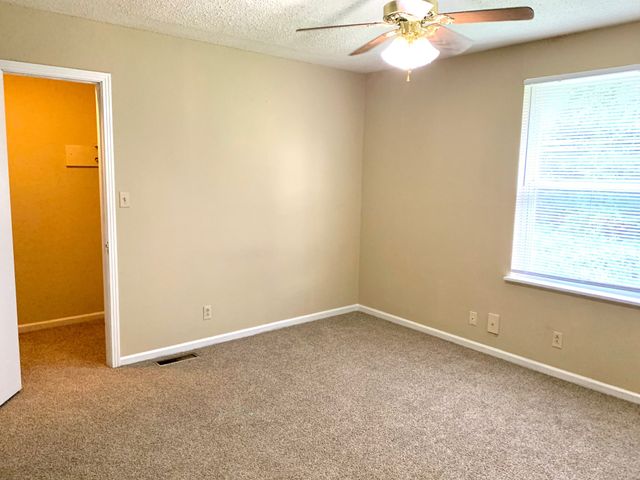 1209 Stateline Rd Apt 50, Oak Grove, KY 42262