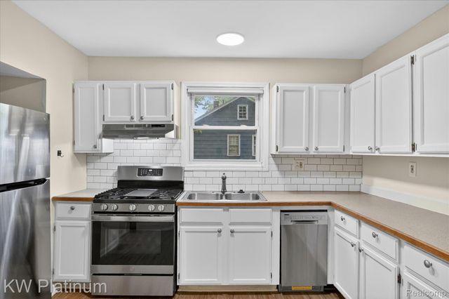 22436 Doremus Street, St. Clair Shores, MI 48080