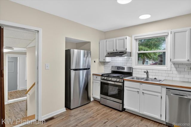 22436 Doremus Street, St. Clair Shores, MI 48080
