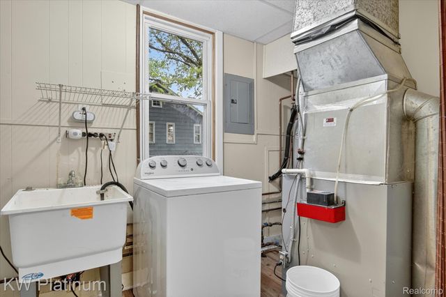 22436 Doremus Street, St. Clair Shores, MI 48080