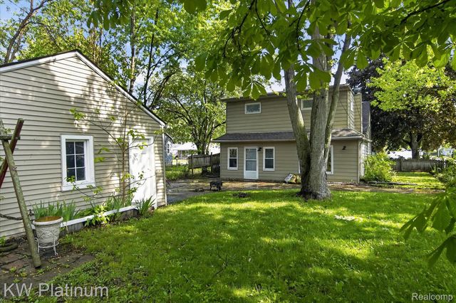 22436 Doremus Street, St. Clair Shores, MI 48080