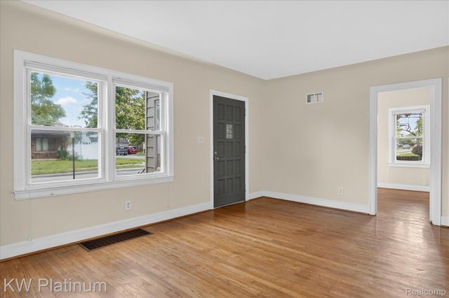 22436 Doremus Street, St. Clair Shores, MI 48080