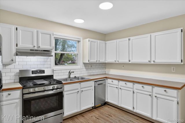 22436 Doremus Street, St. Clair Shores, MI 48080