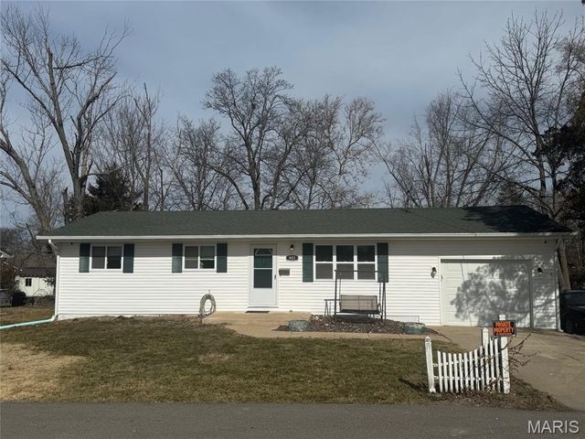 401 Dahlgren Avenue, Warrenton, MO 63383