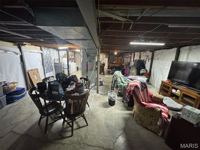 401 Dahlgren Avenue, Warrenton, MO 63383