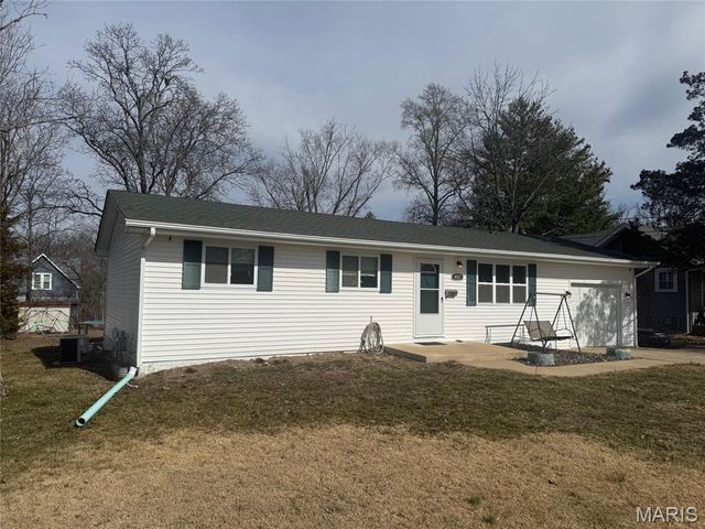 401 Dahlgren Avenue, Warrenton, MO 63383