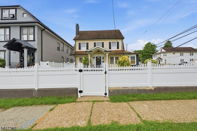 570 11Th Ave, Paterson City, NJ 07514