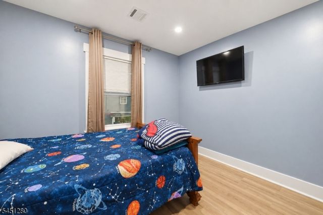 570 11Th Ave, Paterson City, NJ 07514