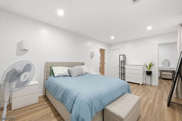 570 11Th Ave, Paterson City, NJ 07514