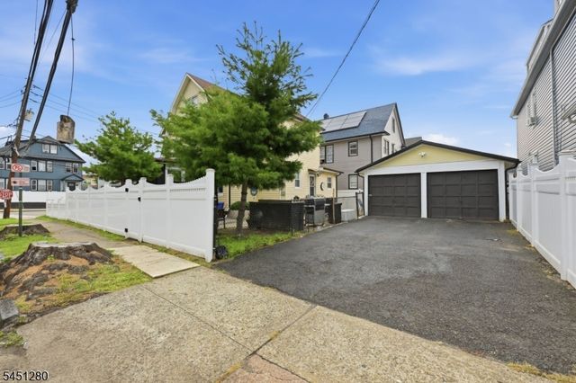 570 11Th Ave, Paterson City, NJ 07514