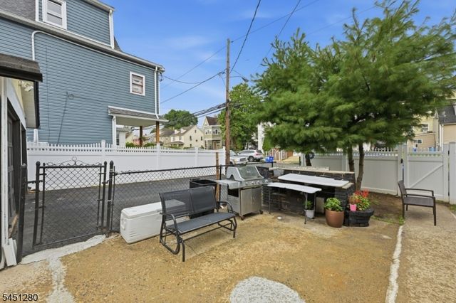 570 11Th Ave, Paterson City, NJ 07514