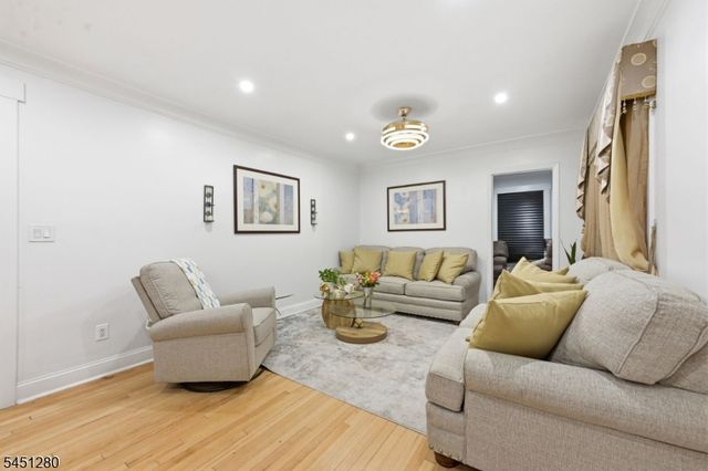 570 11Th Ave, Paterson City, NJ 07514