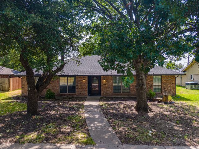 305 Santa Fe Trail, Waxahachie, TX 75165