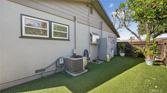 504 E Barkley, Orange, CA 92867