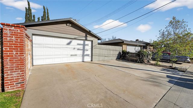 504 E Barkley, Orange, CA 92867