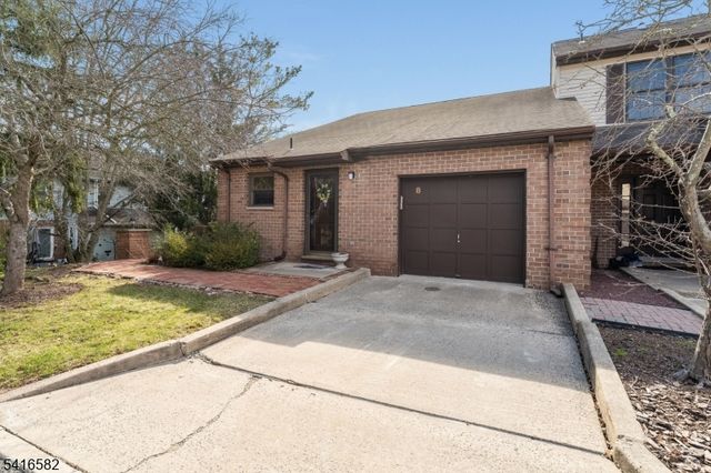 8 Betty Court, Lebanon Boro, NJ 08833