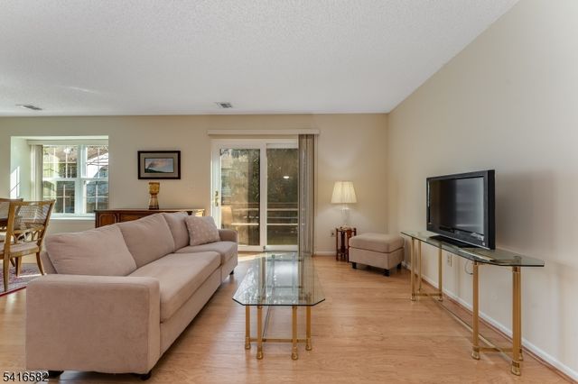 8 Betty Court, Lebanon Boro, NJ 08833