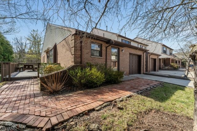 8 Betty Court, Lebanon Boro, NJ 08833