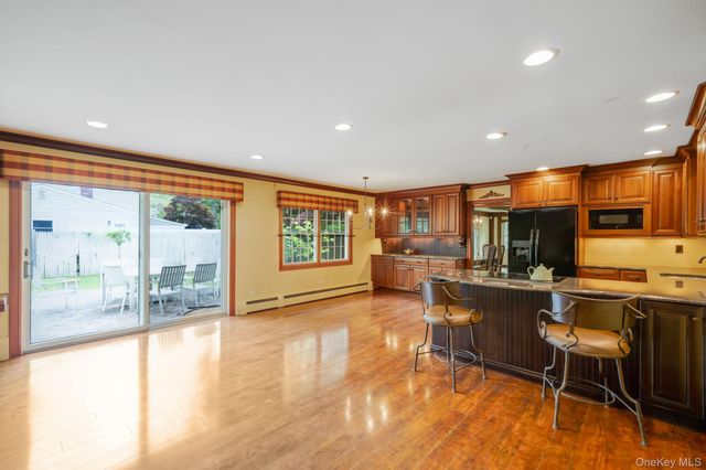 35 Pembrook Drive, Stony Brook, NY 11790