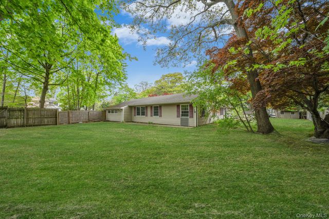 35 Pembrook Drive, Stony Brook, NY 11790