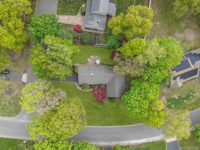 35 Pembrook Drive, Stony Brook, NY 11790