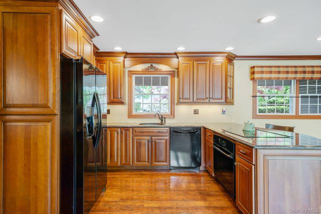 35 Pembrook Drive, Stony Brook, NY 11790