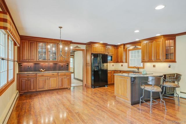 35 Pembrook Drive, Stony Brook, NY 11790