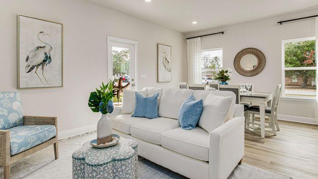 8527 Midtown Court, Navarre, FL 32566