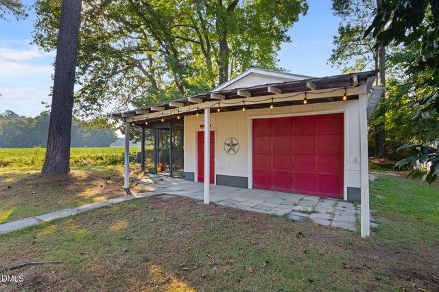 3838 Longleaf Drive NE, Elm City, NC 27822