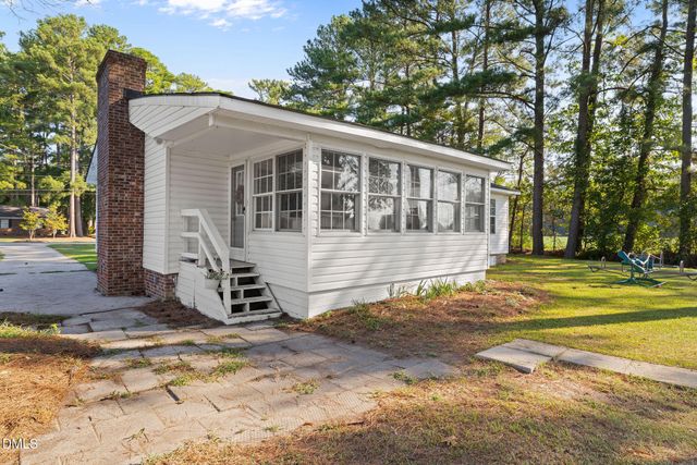 3838 Longleaf Drive NE, Elm City, NC 27822