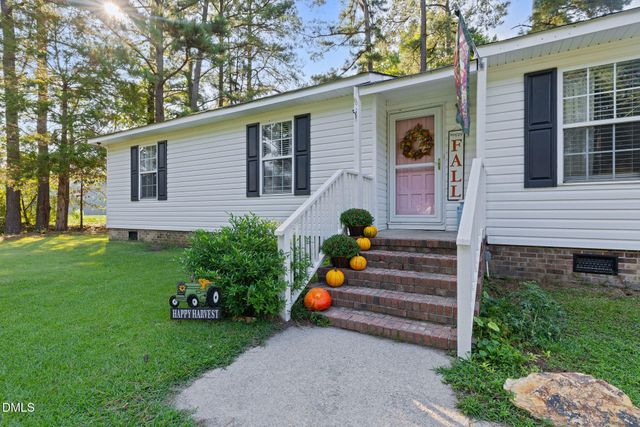 3838 Longleaf Drive NE, Elm City, NC 27822