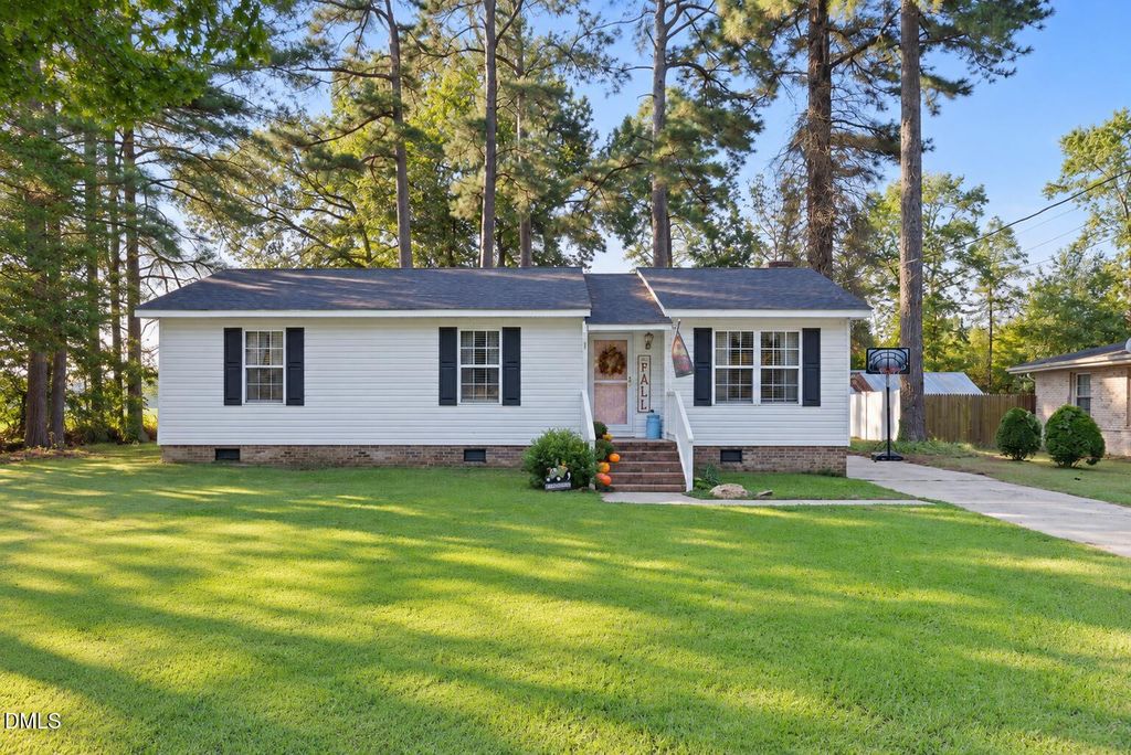 3838 Longleaf Drive NE, Elm City, NC 27822