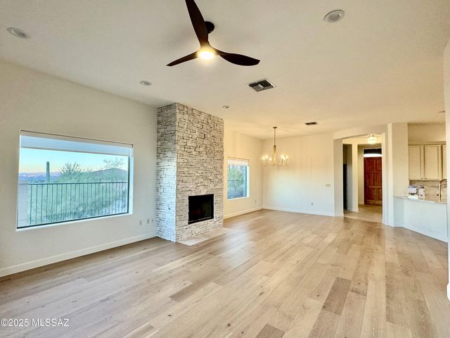 5926 N Campo Abierto, Tucson, AZ 85718