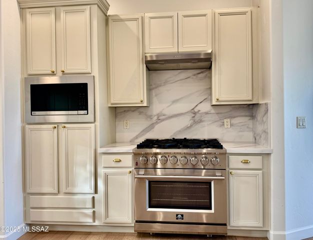 5926 N Campo Abierto, Tucson, AZ 85718