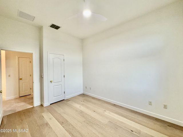 5926 N Campo Abierto, Tucson, AZ 85718