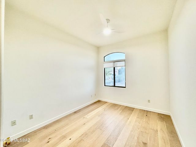 5926 N Campo Abierto, Tucson, AZ 85718