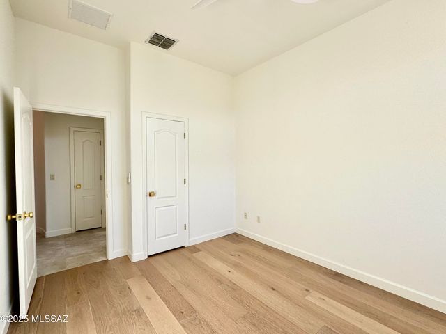 5926 N Campo Abierto, Tucson, AZ 85718