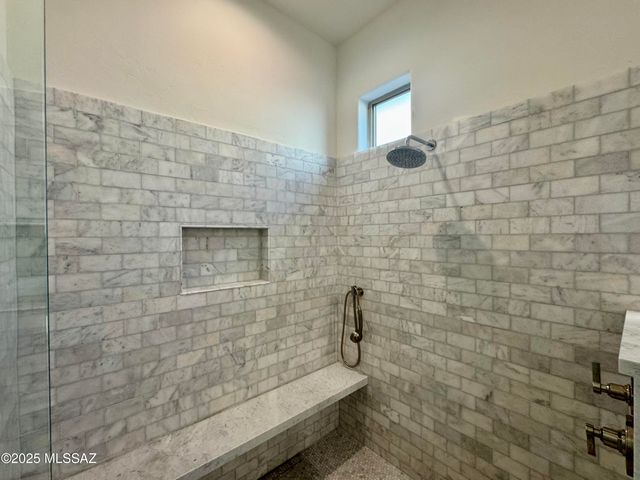 5926 N Campo Abierto, Tucson, AZ 85718